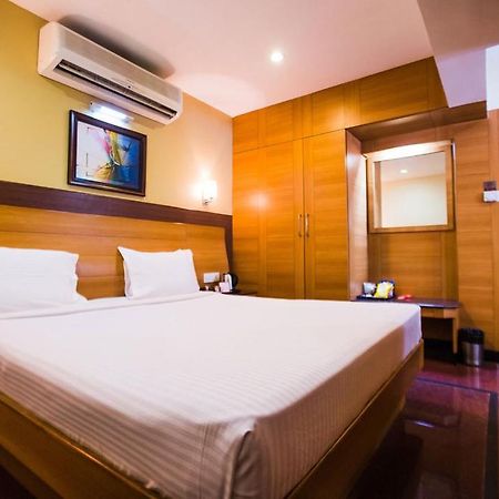 Malles Manotaa Chennai Ruang foto